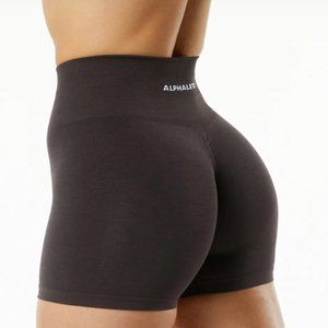 Alphalete Amplify Short 4.5" in Chocolate